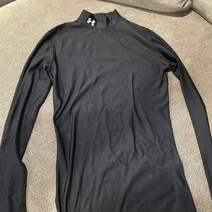 Under armor long sleeve shirt
